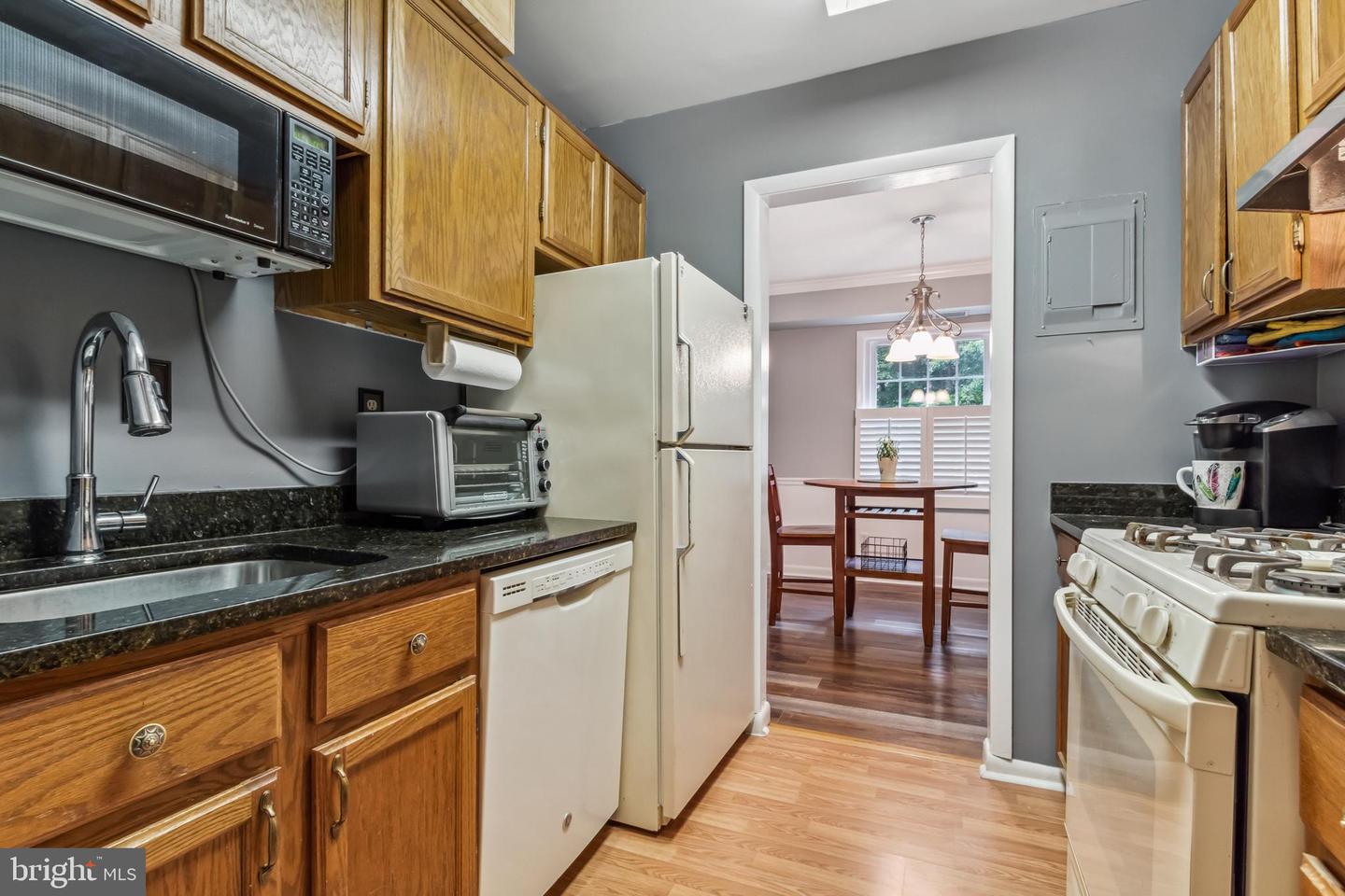 3814 Lyndhurst DRIVE Unit: 201