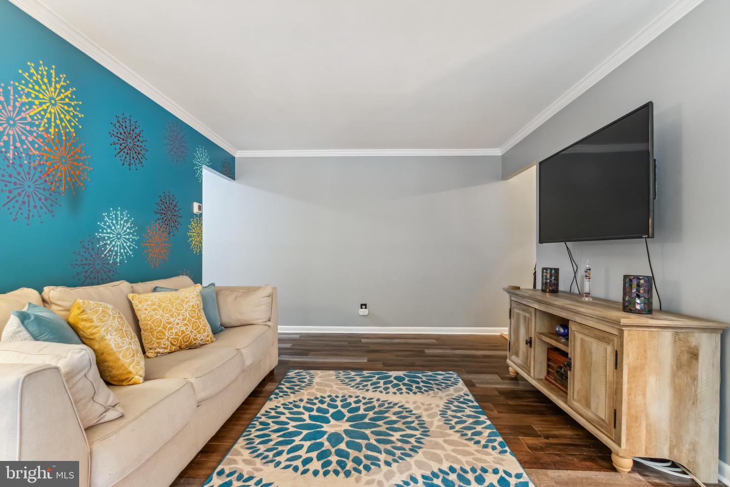 3814 Lyndhurst DRIVE Unit: 201