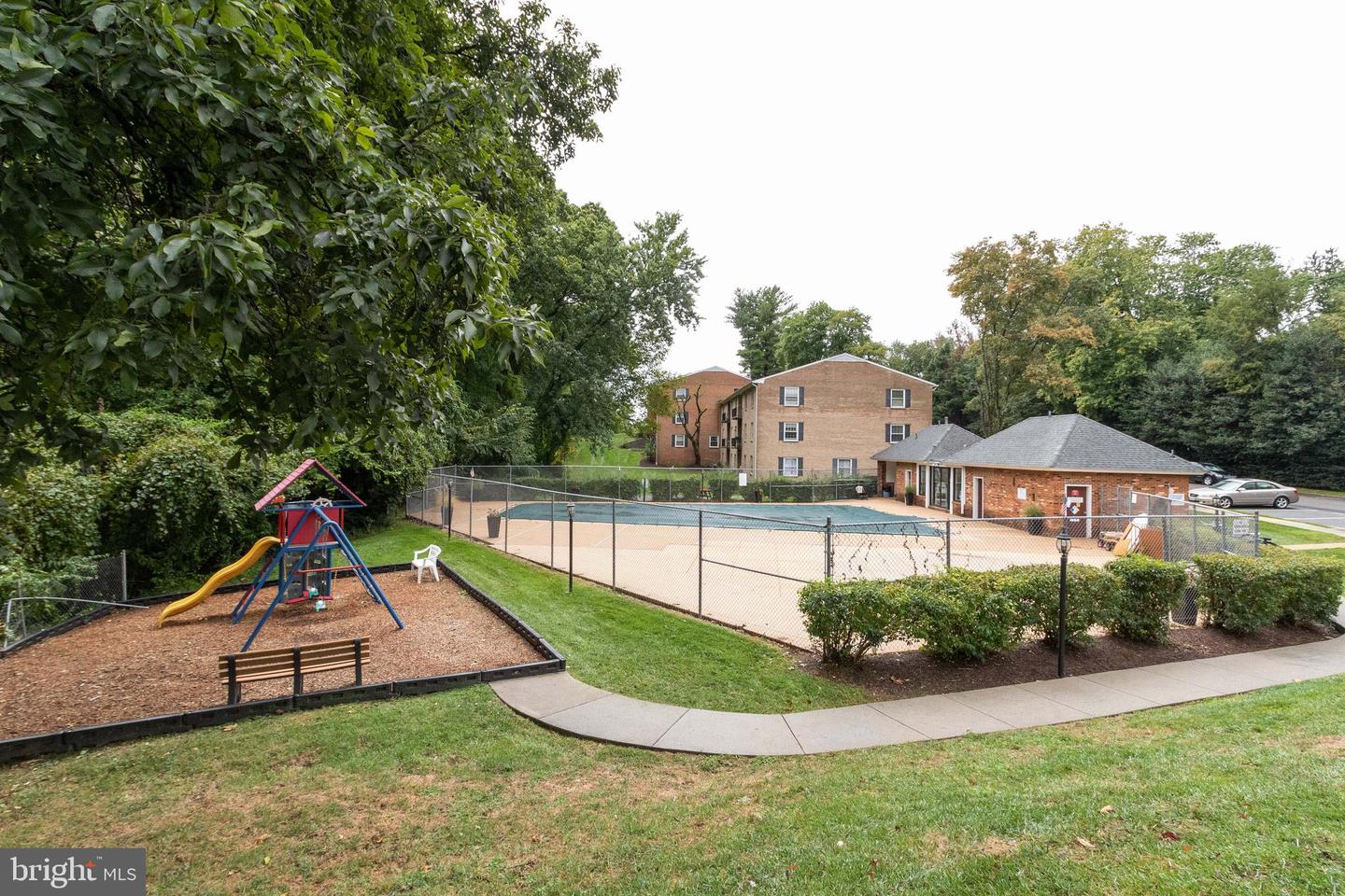 3814 Lyndhurst DRIVE Unit: 201