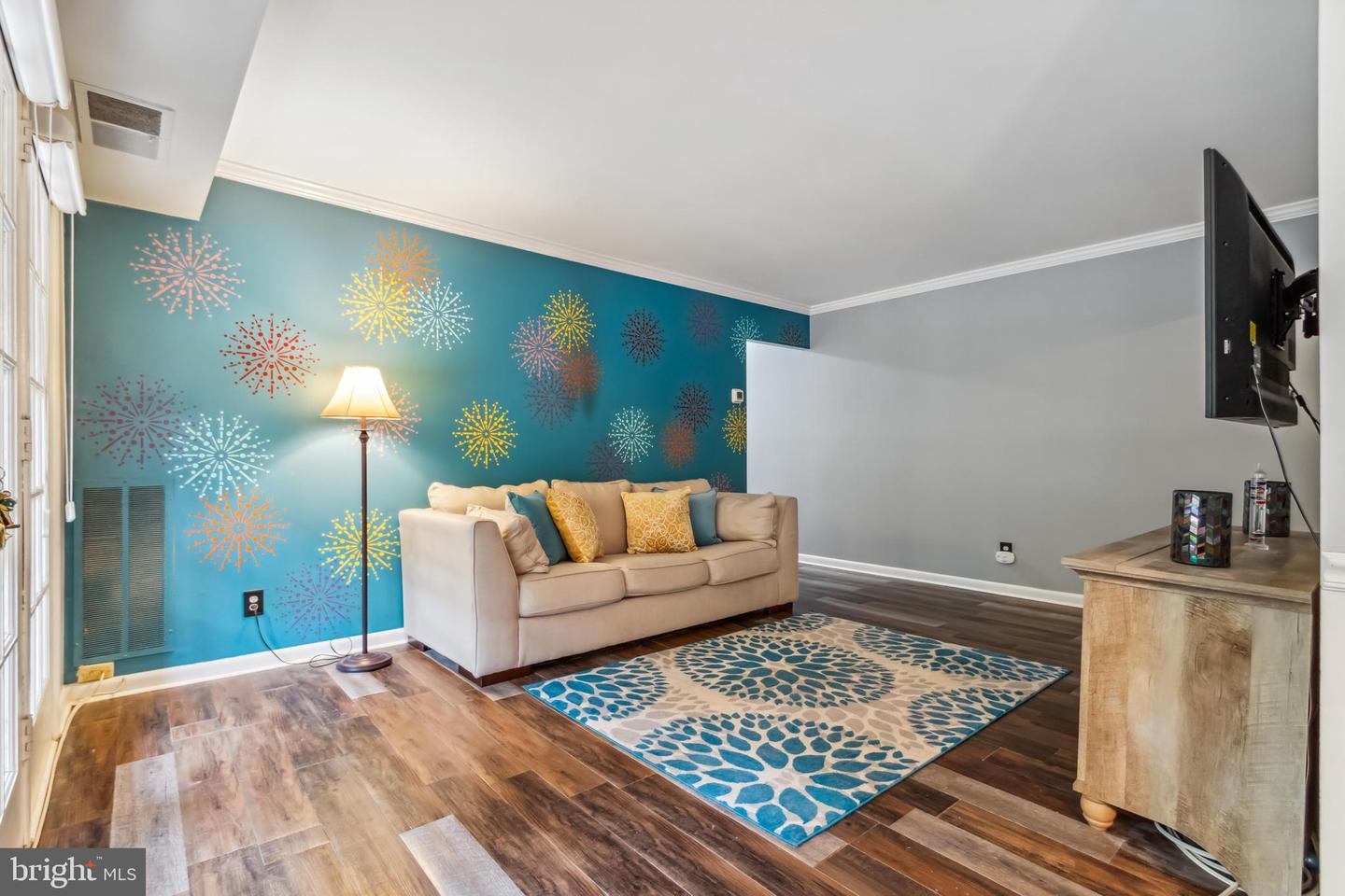 3814 Lyndhurst DRIVE Unit: 201