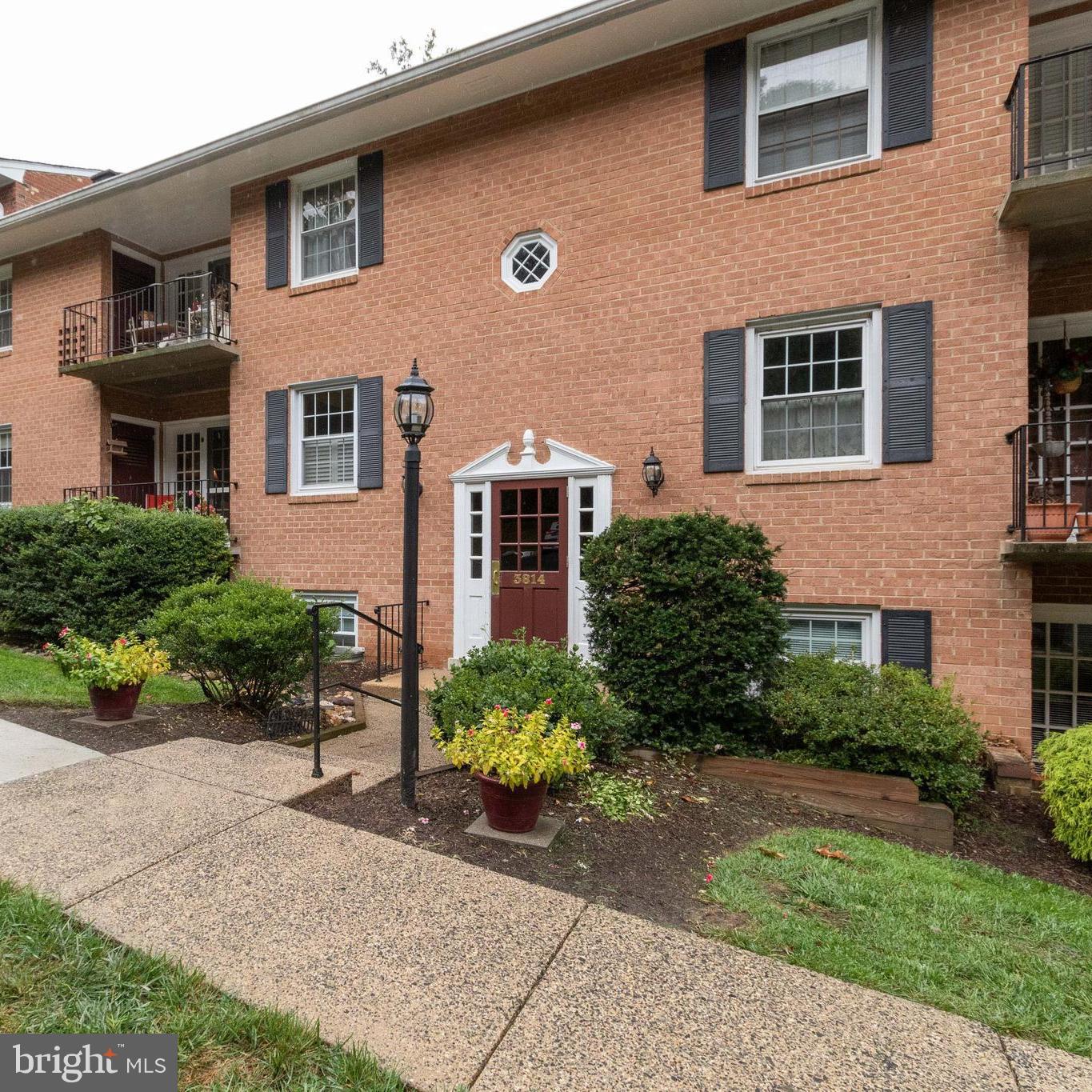 3814 Lyndhurst DRIVE Unit: 201