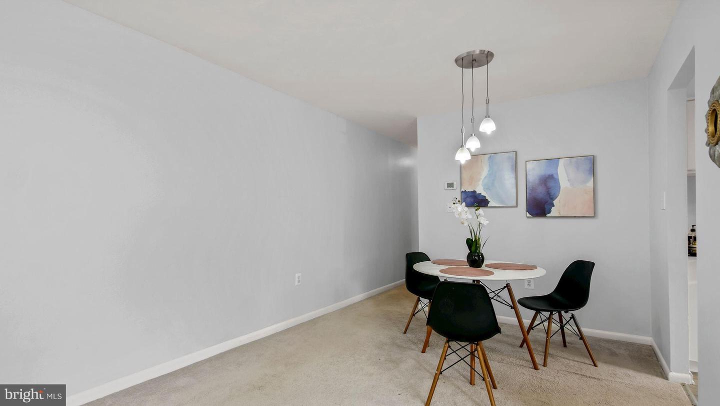 9447 Fairfax BOULEVARD Unit: 204