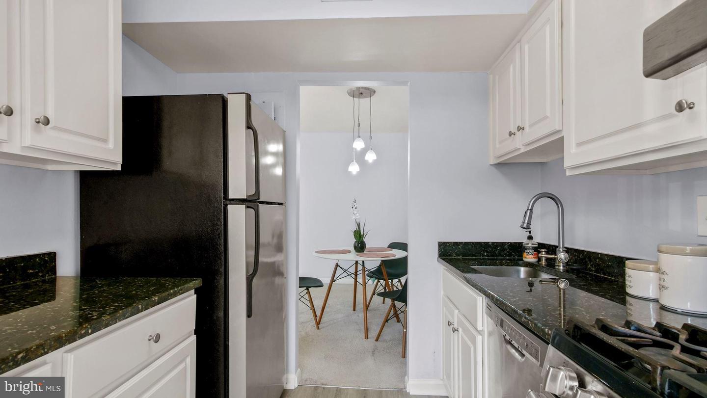 9447 Fairfax BOULEVARD Unit: 204