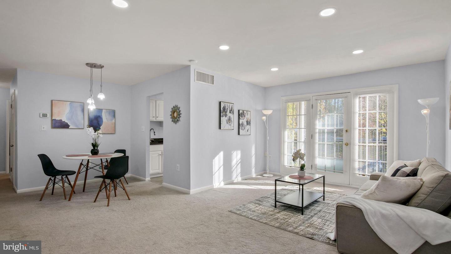 9447 Fairfax BOULEVARD Unit: 204