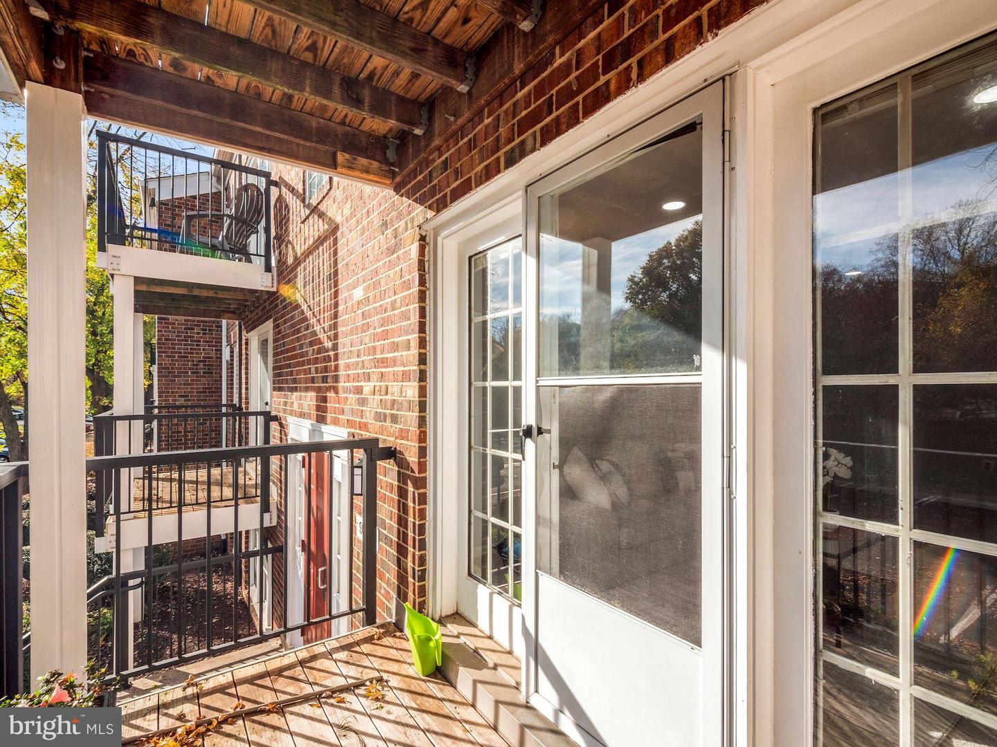 9447 Fairfax BOULEVARD Unit: 204