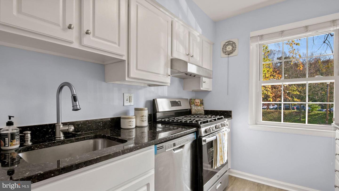 9447 Fairfax BOULEVARD Unit: 204