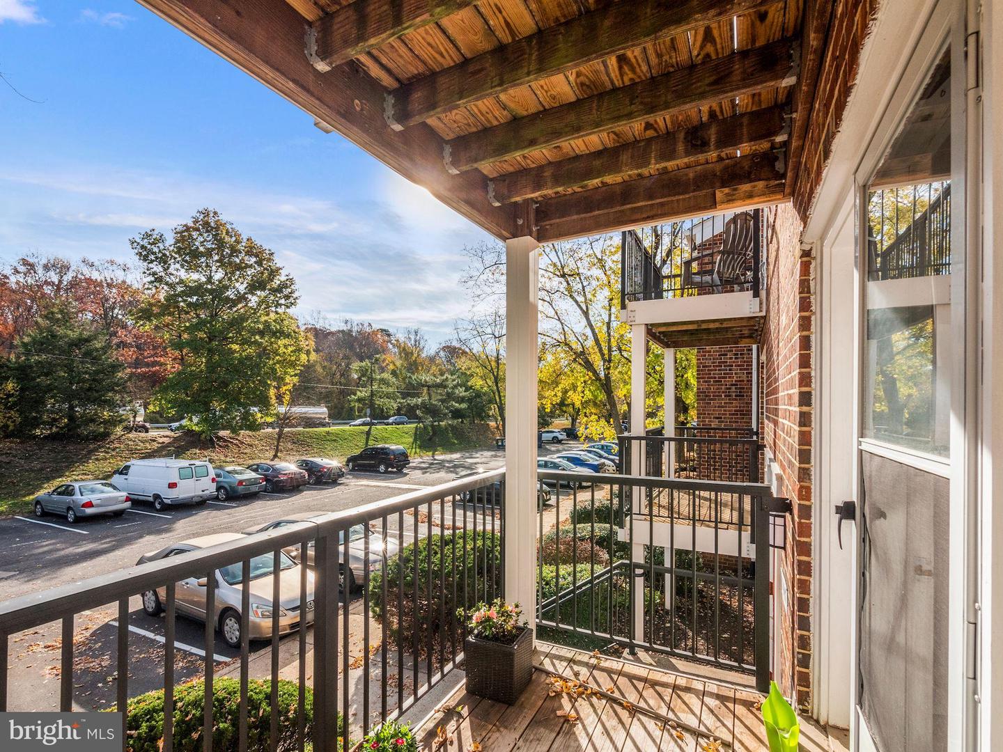 9447 Fairfax BOULEVARD Unit: 204