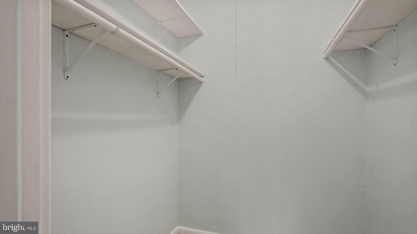9447 Fairfax BOULEVARD Unit: 204