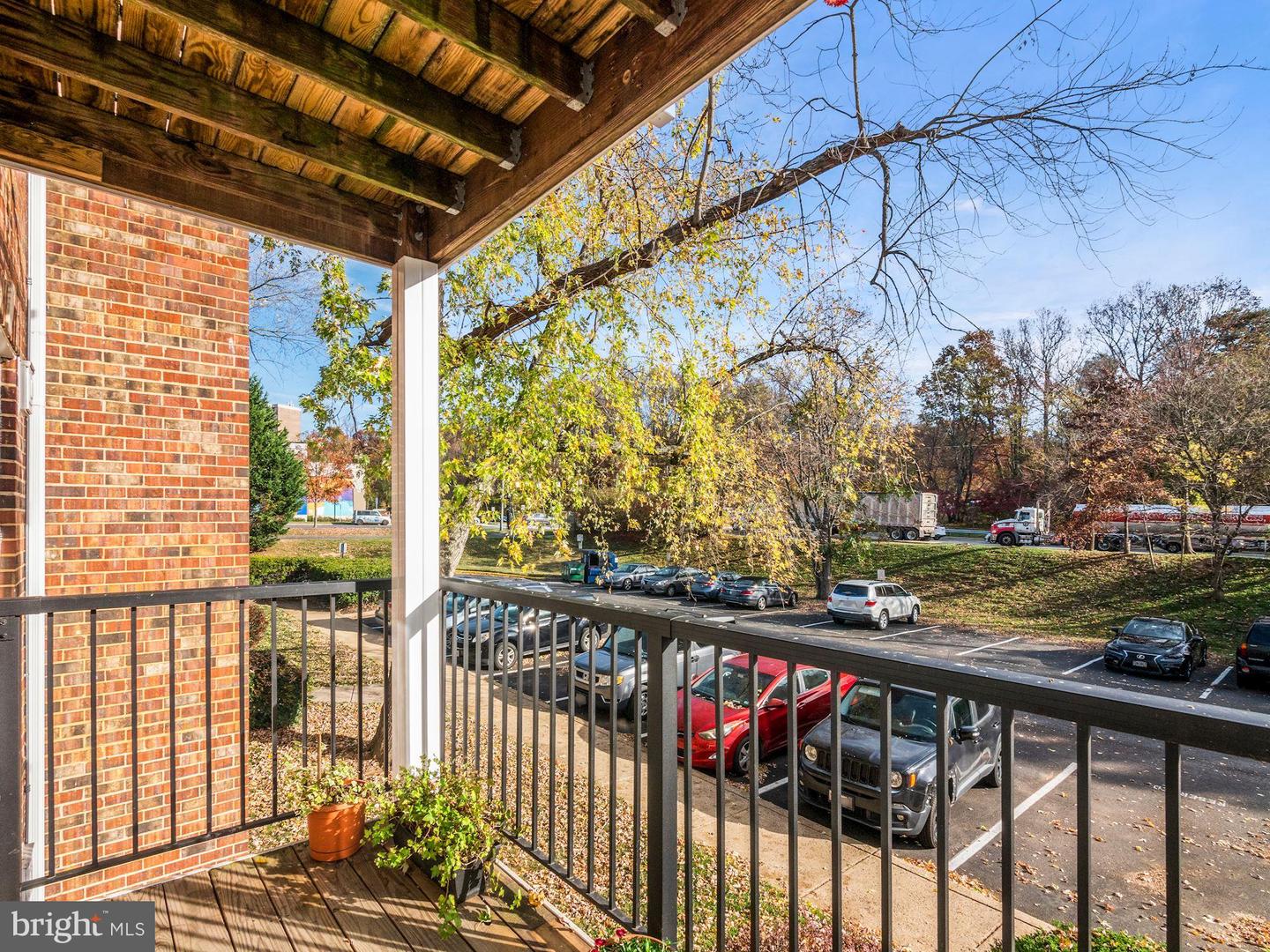 9447 Fairfax BOULEVARD Unit: 204