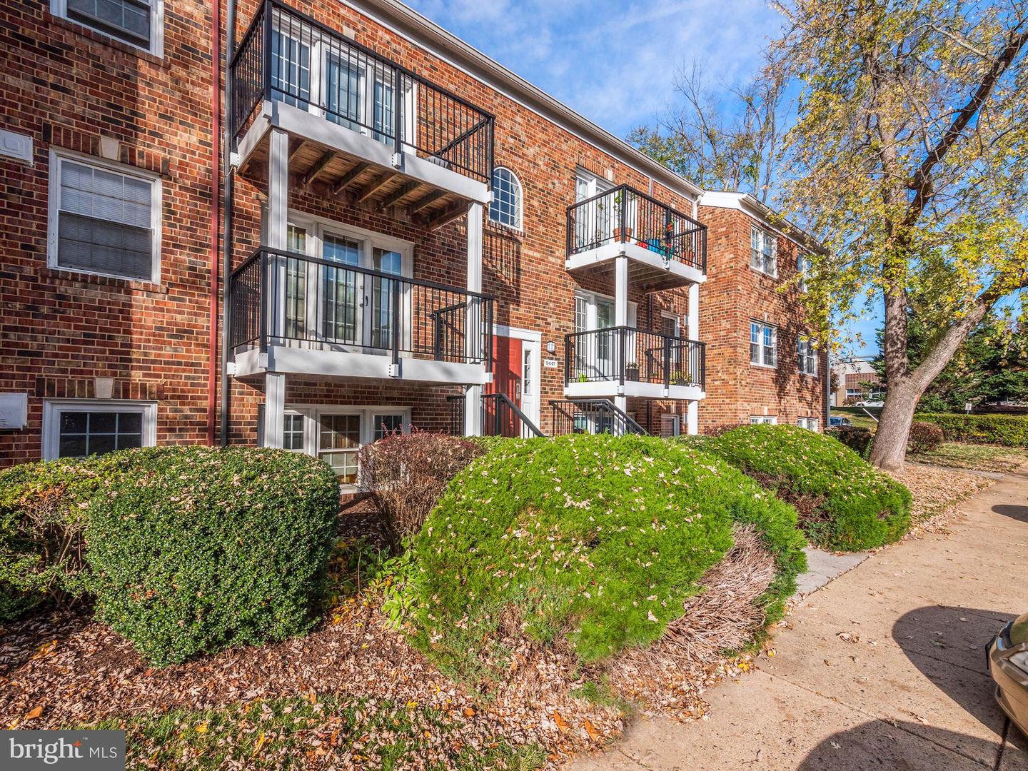 9447 Fairfax BOULEVARD Unit: 204