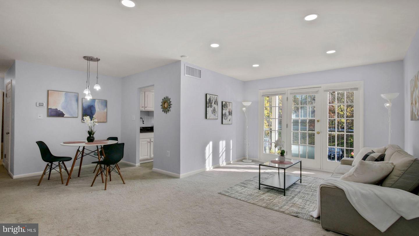 9447 Fairfax BOULEVARD Unit: 204