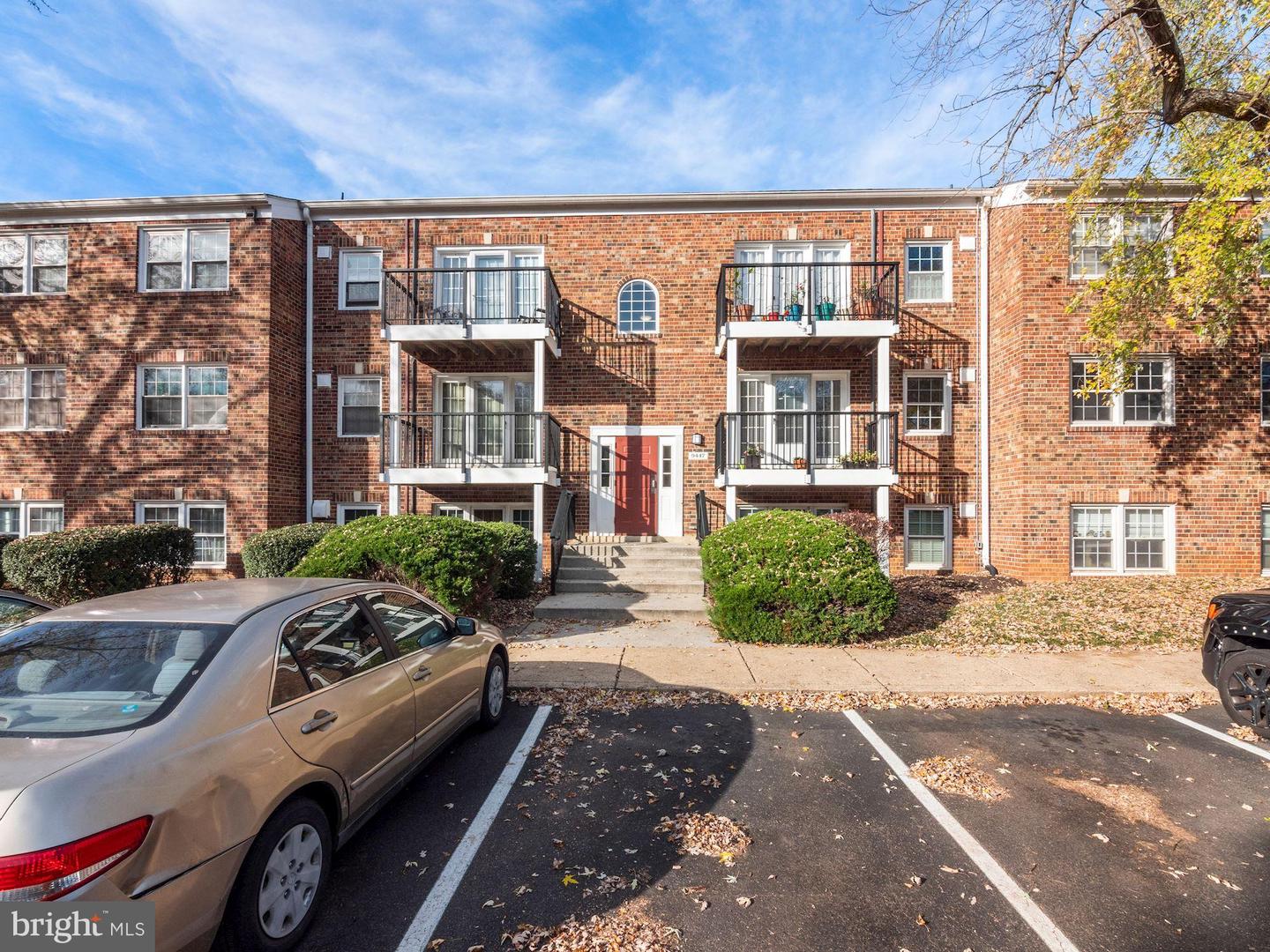 9447 Fairfax BOULEVARD Unit: 204