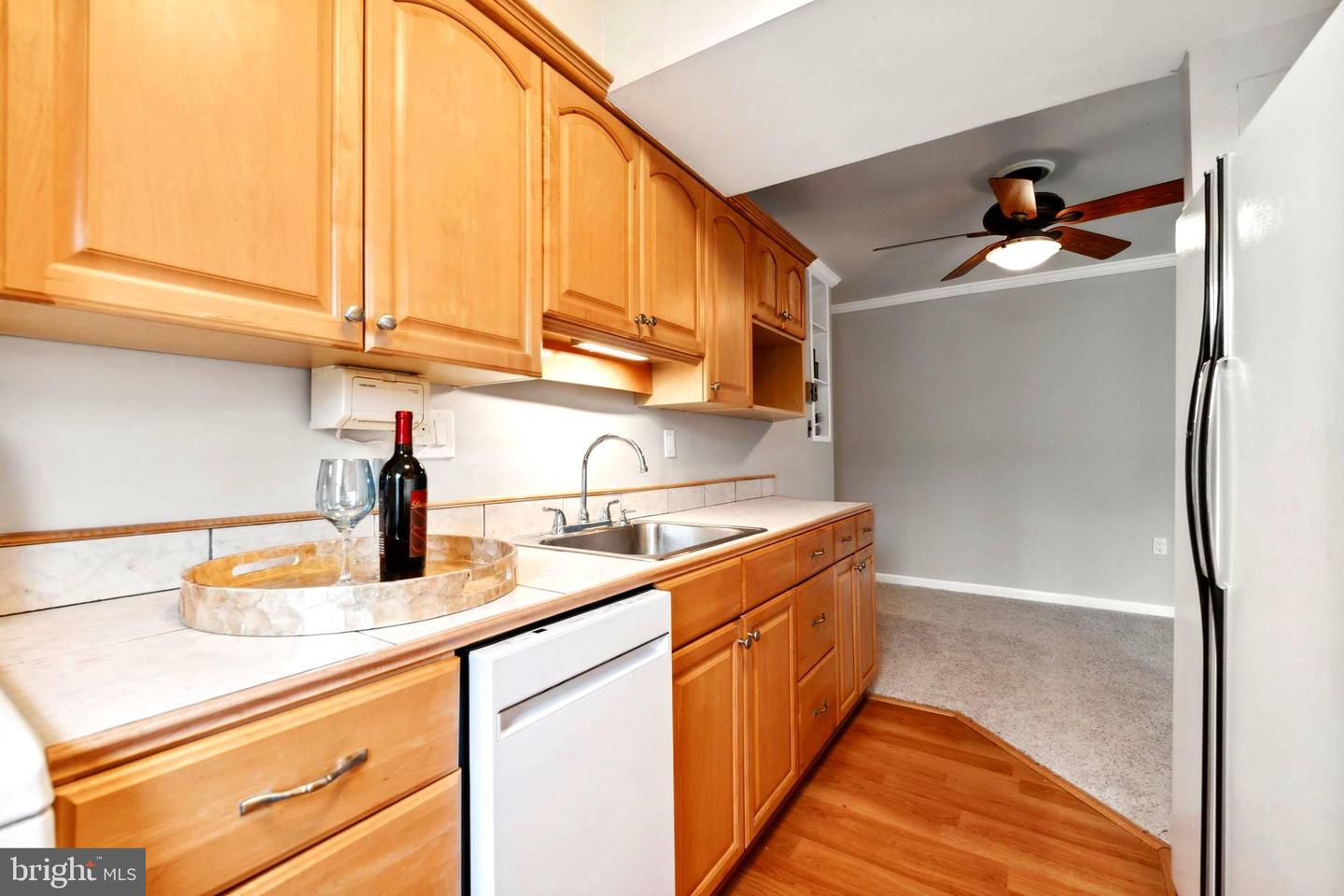 9461 Fairfax BOULEVARD Unit: 203