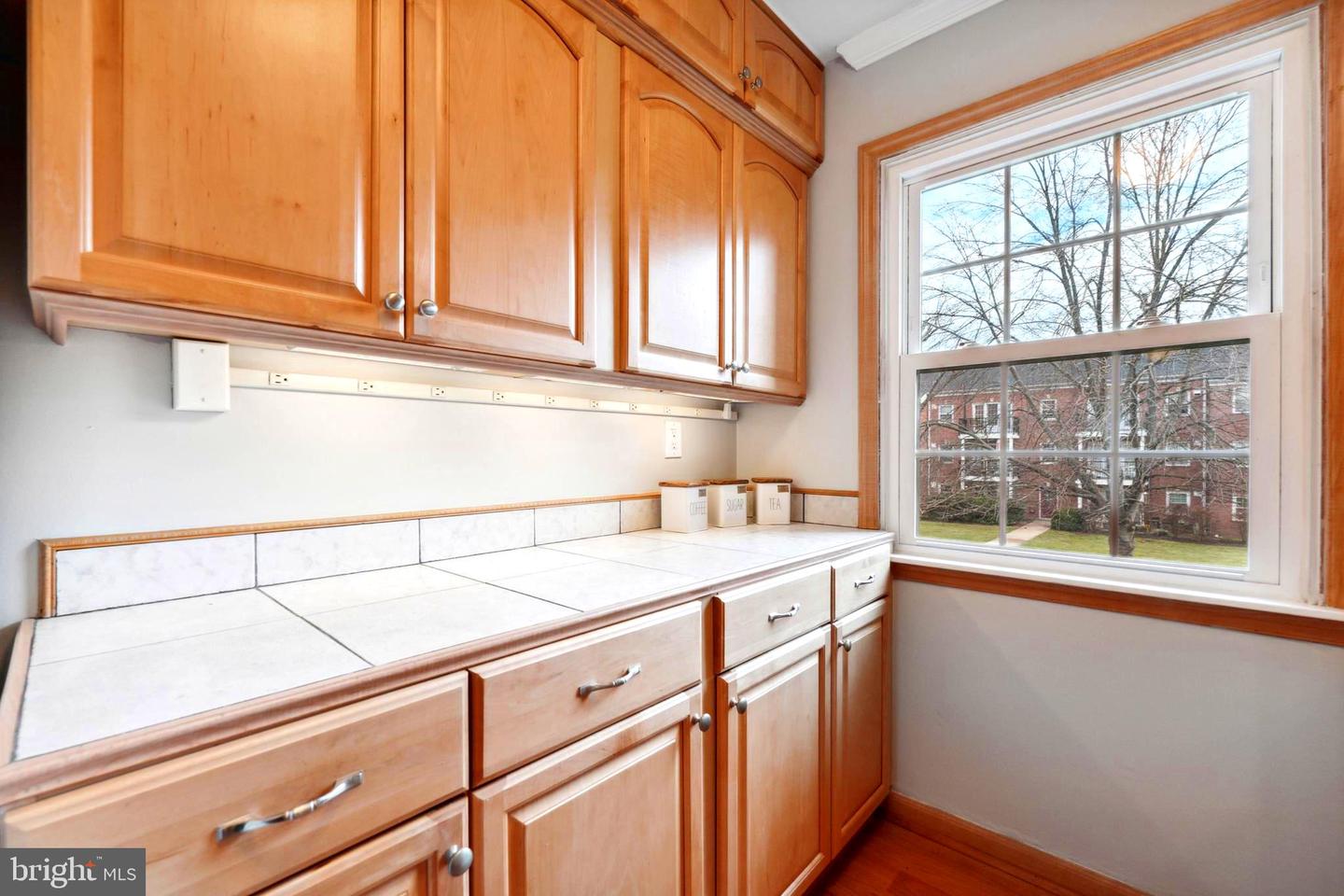 9461 Fairfax BOULEVARD Unit: 203