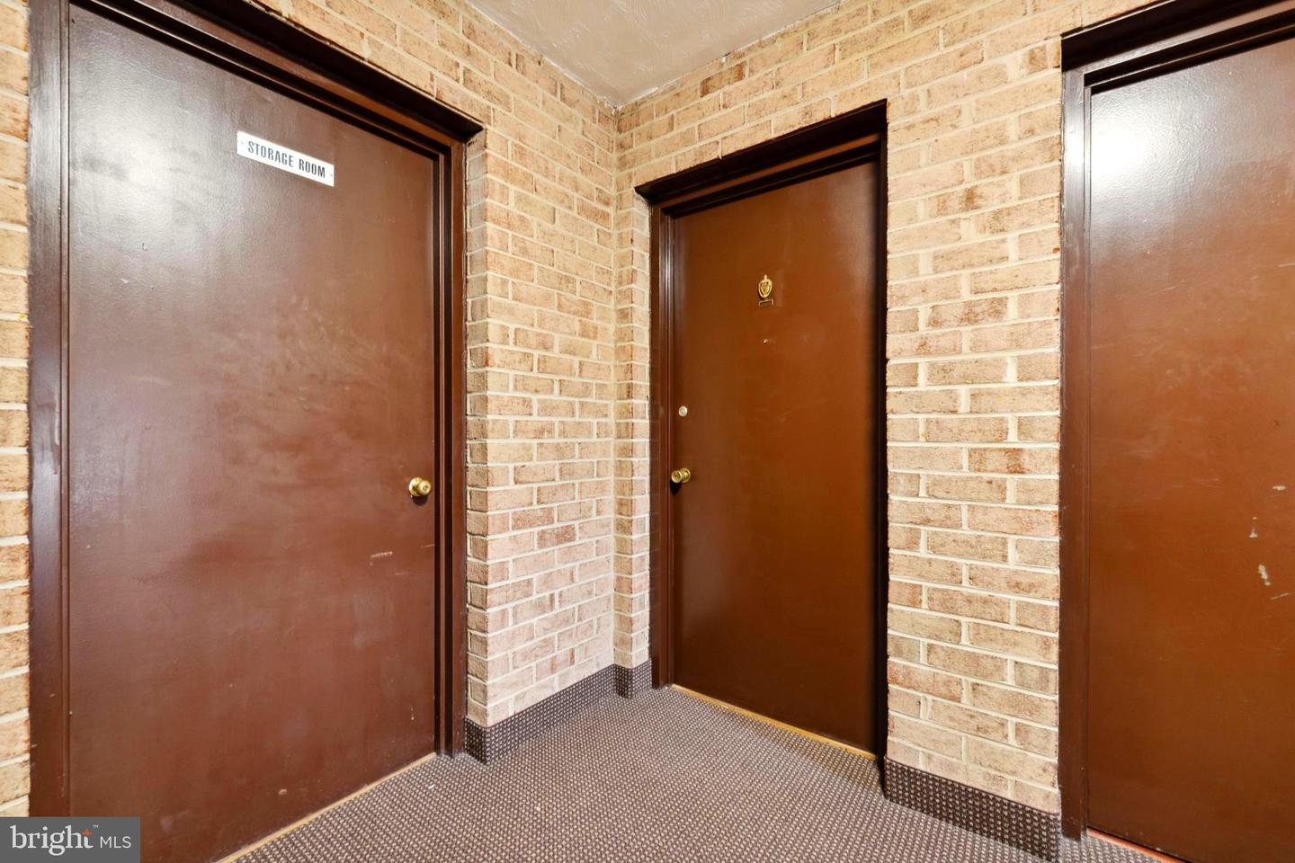 9461 Fairfax BOULEVARD Unit: 203