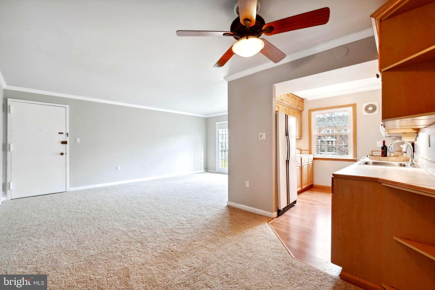 9461 Fairfax BOULEVARD Unit: 203