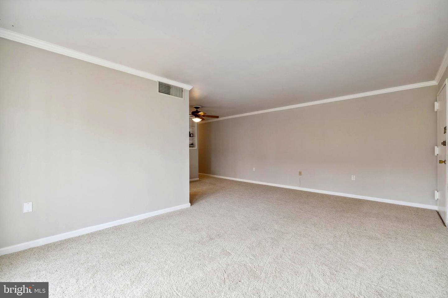 9461 Fairfax BOULEVARD Unit: 203