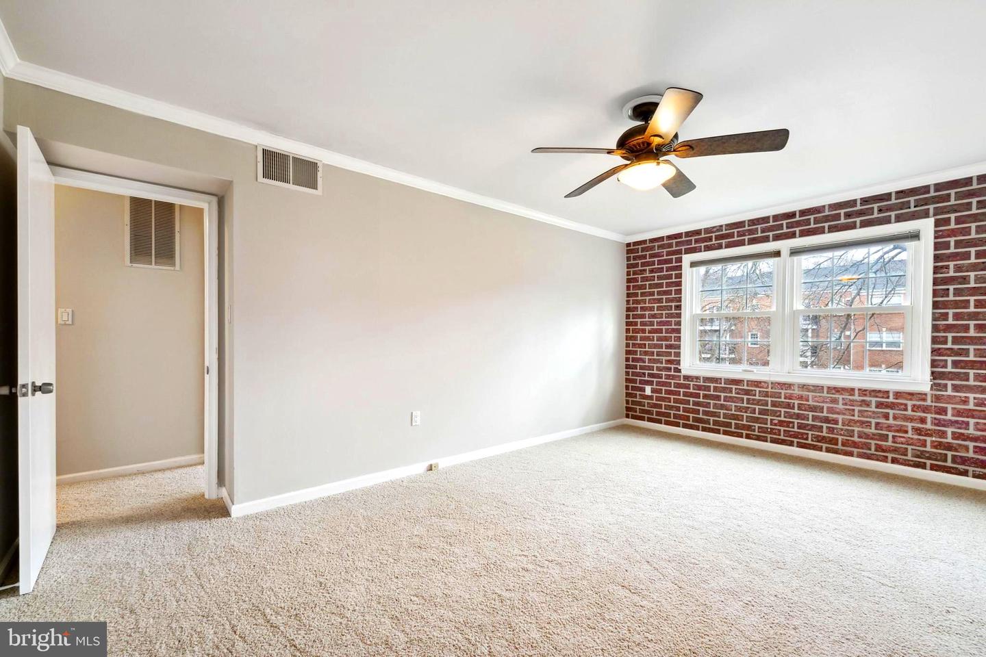 9461 Fairfax BOULEVARD Unit: 203
