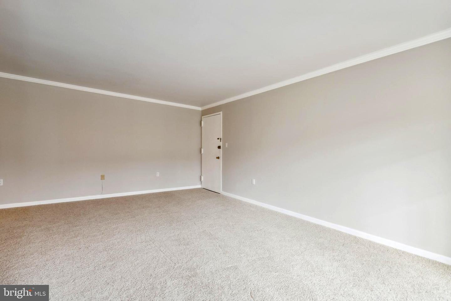 9461 Fairfax BOULEVARD Unit: 203