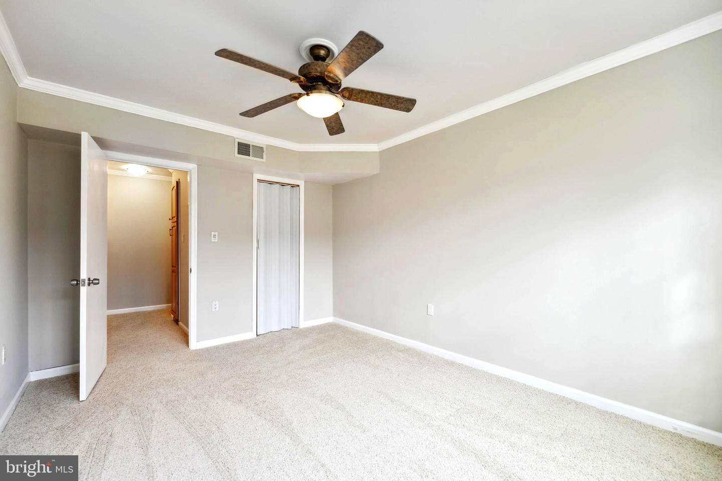 9461 Fairfax BOULEVARD Unit: 203