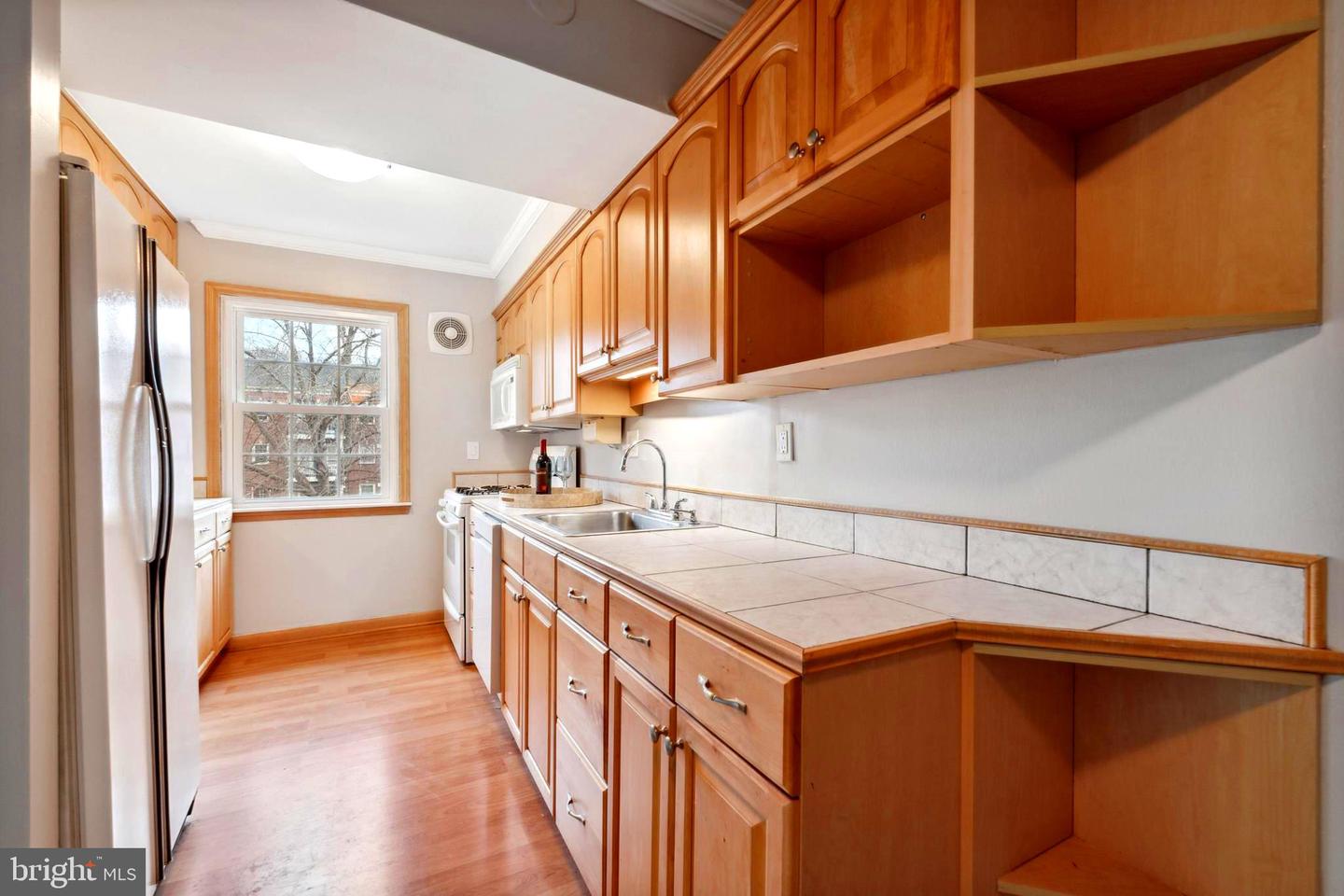 9461 Fairfax BOULEVARD Unit: 203