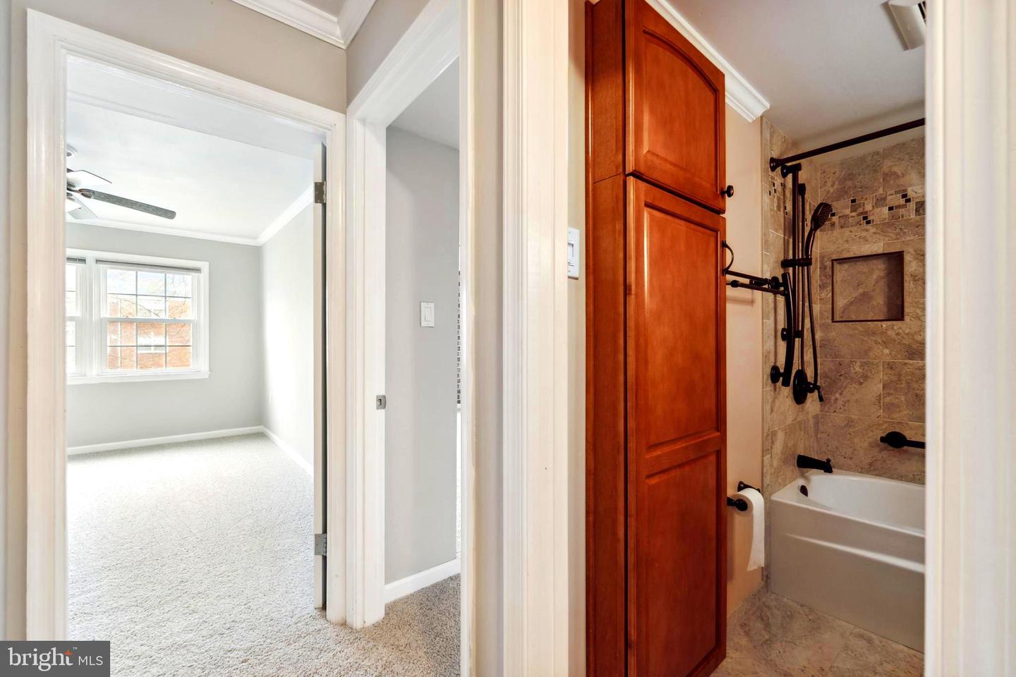 9461 Fairfax BOULEVARD Unit: 203