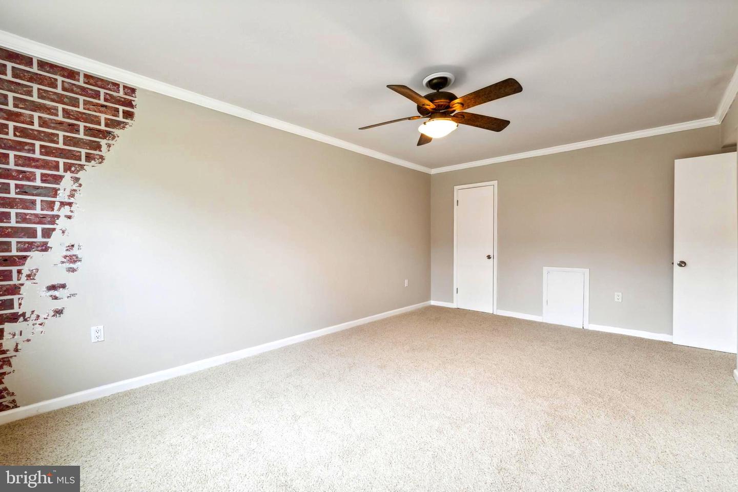 9461 Fairfax BOULEVARD Unit: 203