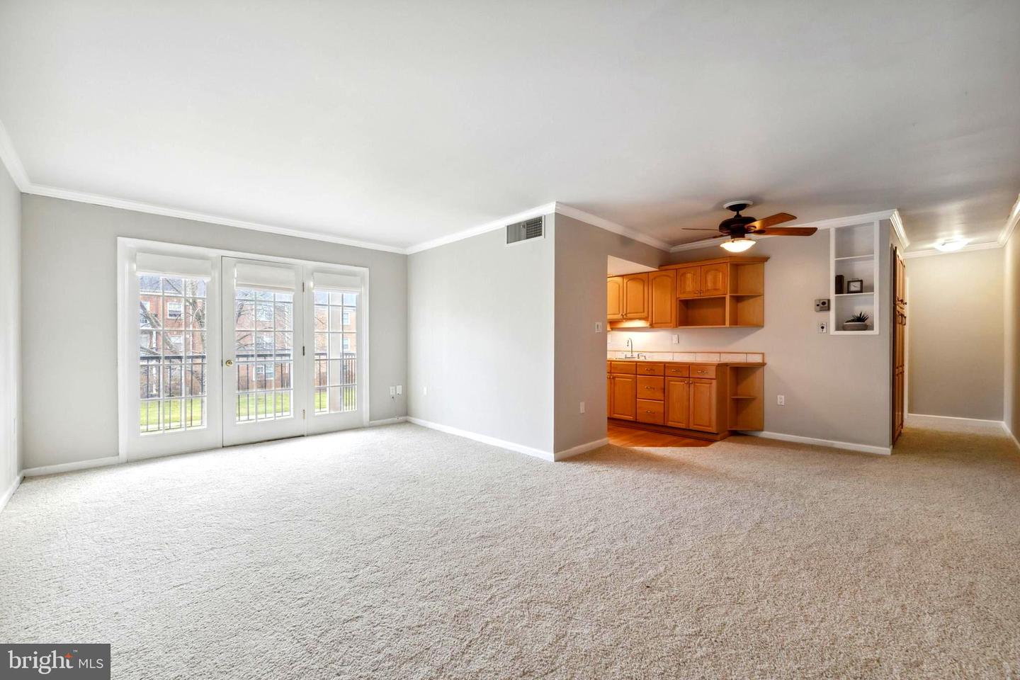 9461 Fairfax BOULEVARD Unit: 203