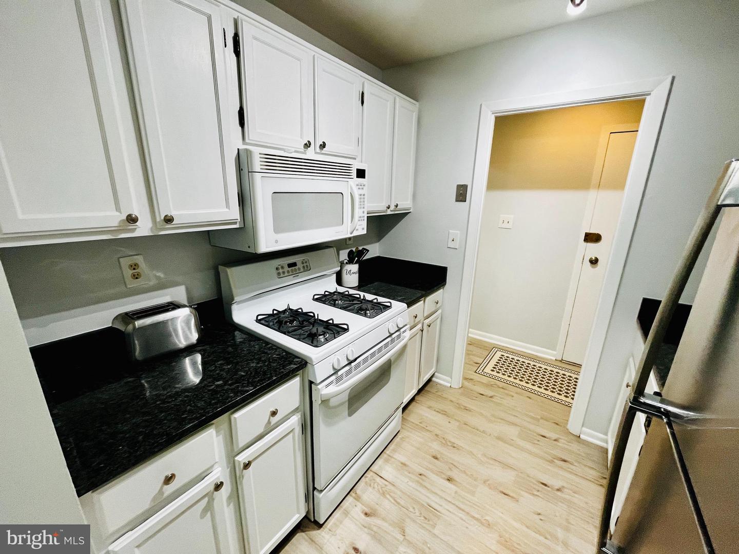 3890 Lyndhurst DRIVE Unit: 103