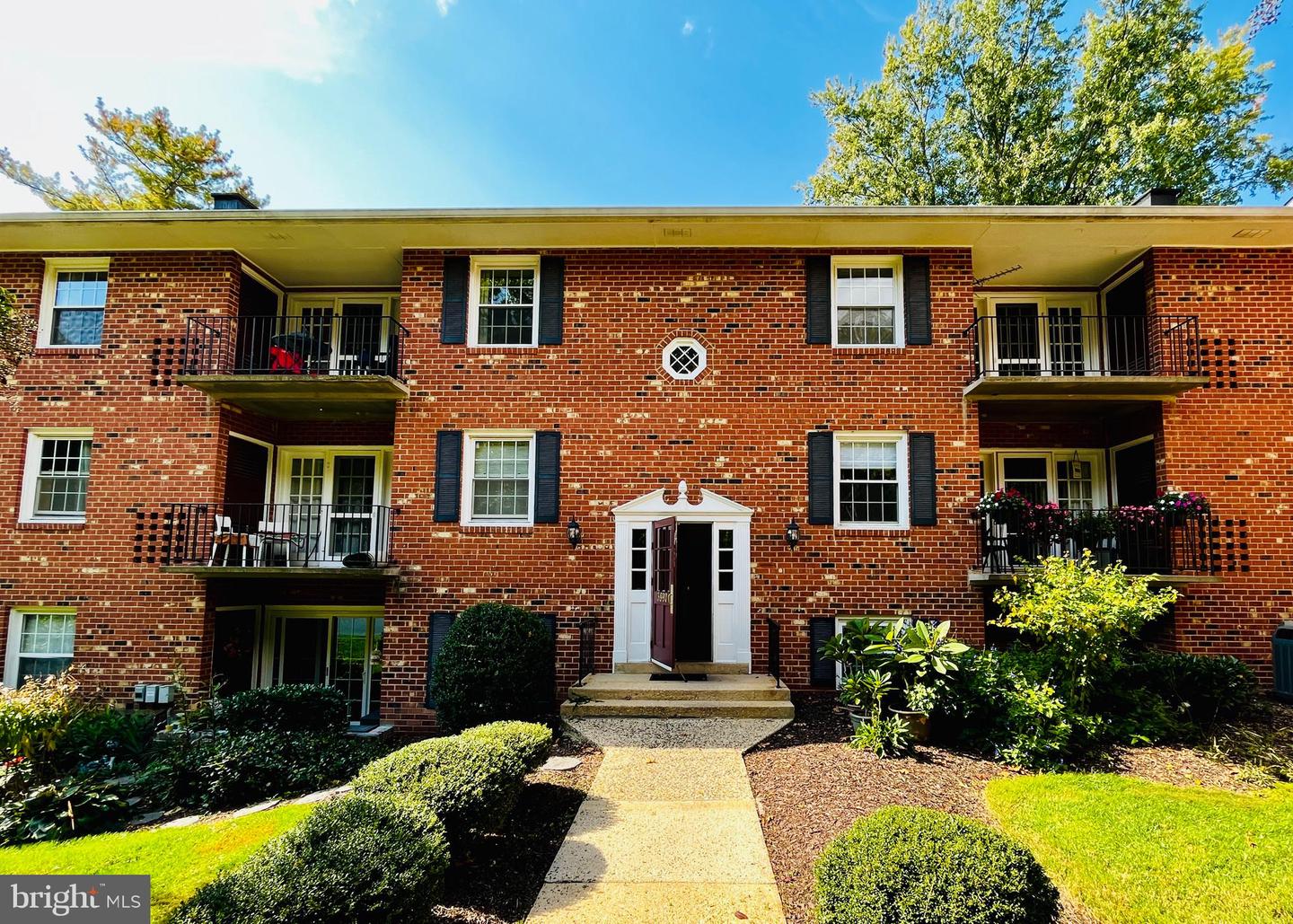 3890 Lyndhurst DRIVE Unit: 103