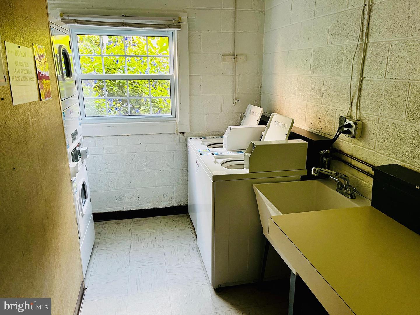 3890 Lyndhurst DRIVE Unit: 103