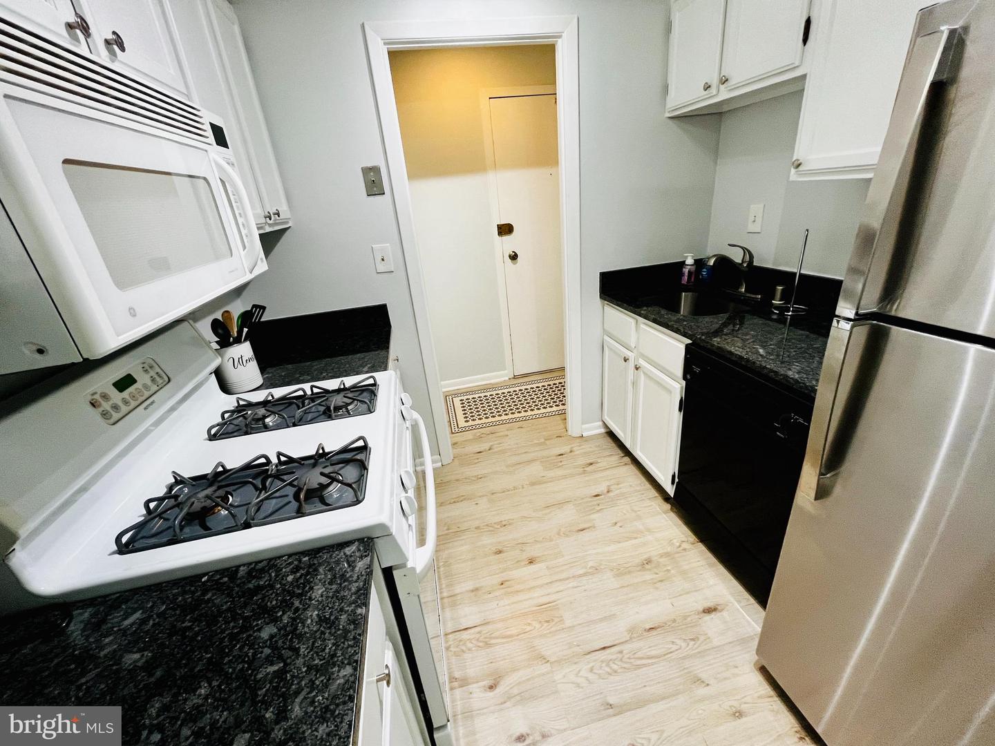 3890 Lyndhurst DRIVE Unit: 103