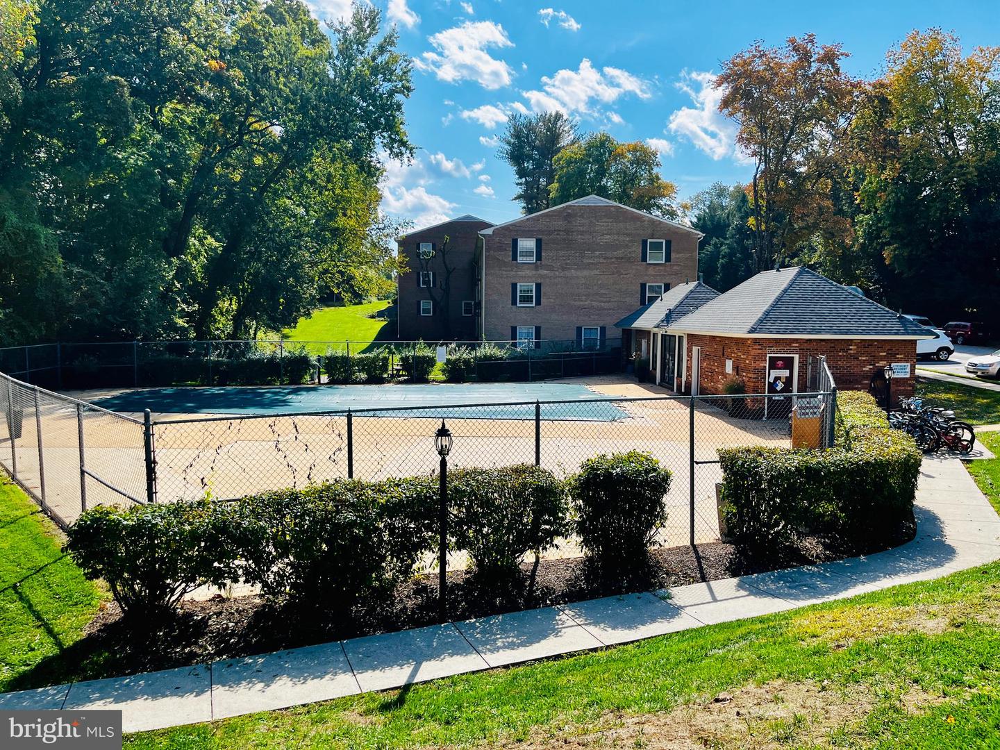3890 Lyndhurst DRIVE Unit: 103