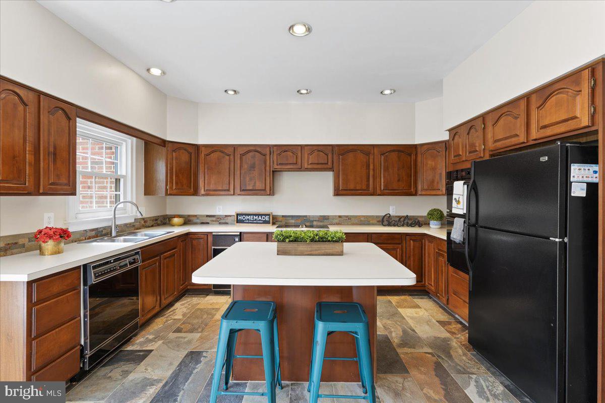 10411 Breckinridge LANE