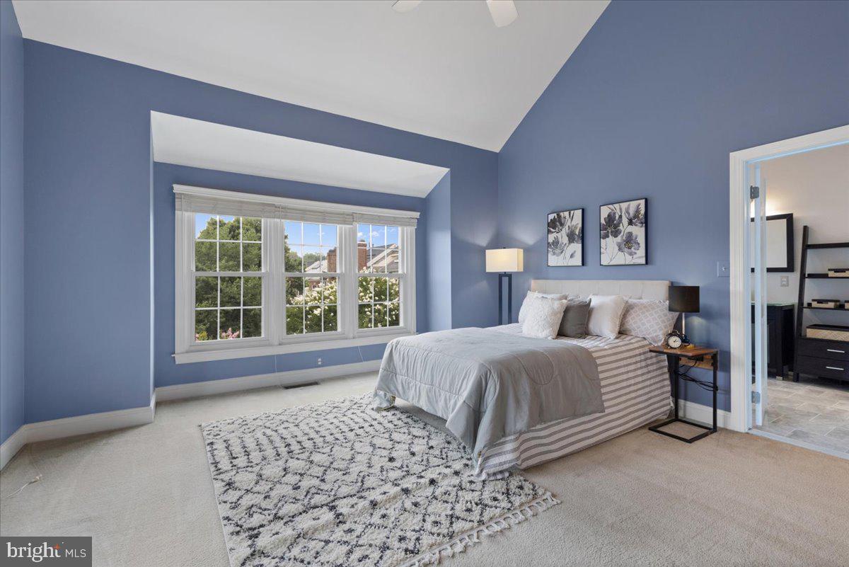 10411 Breckinridge LANE