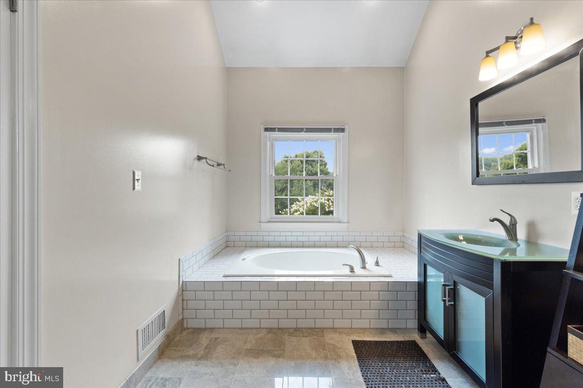 10411 Breckinridge LANE