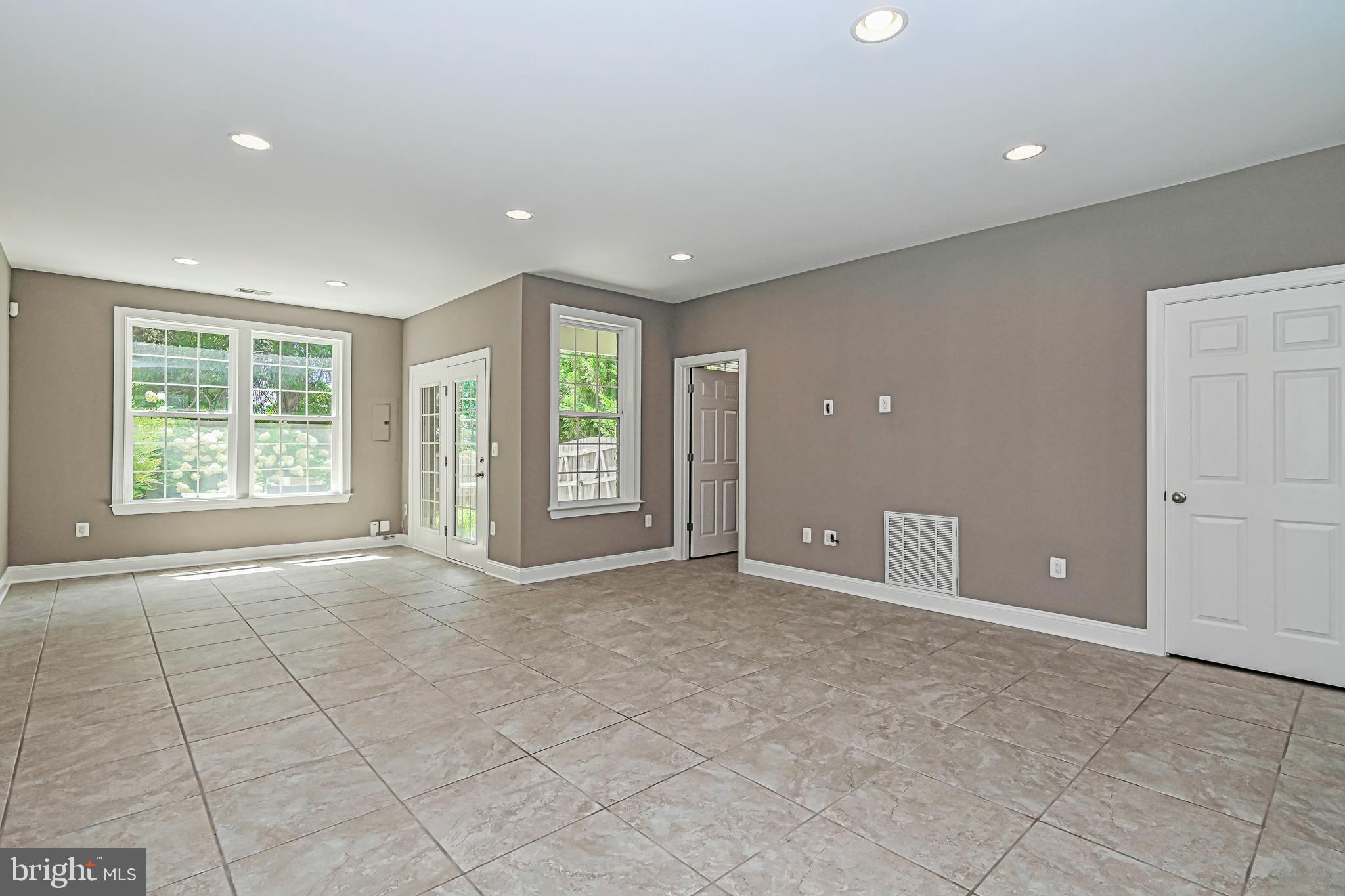 10611 Royal Mews