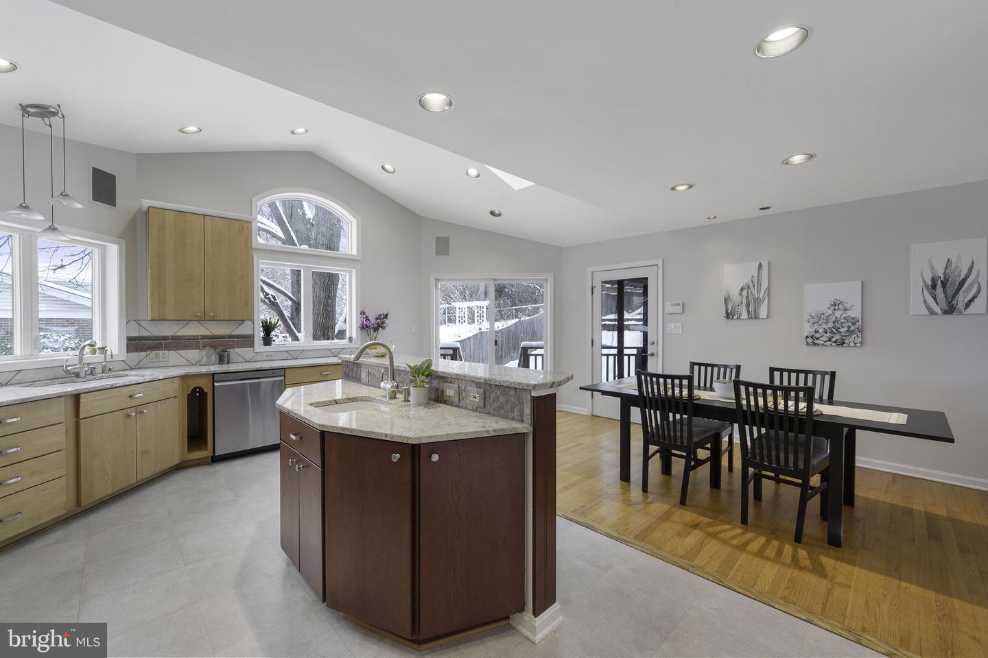 9916 Colony Rd