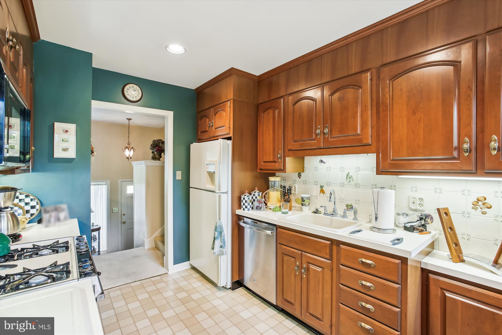 3535 Country Hill Dr