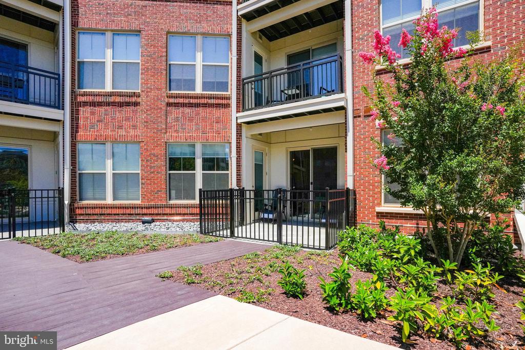 10755 Fairgrounds Dr #121