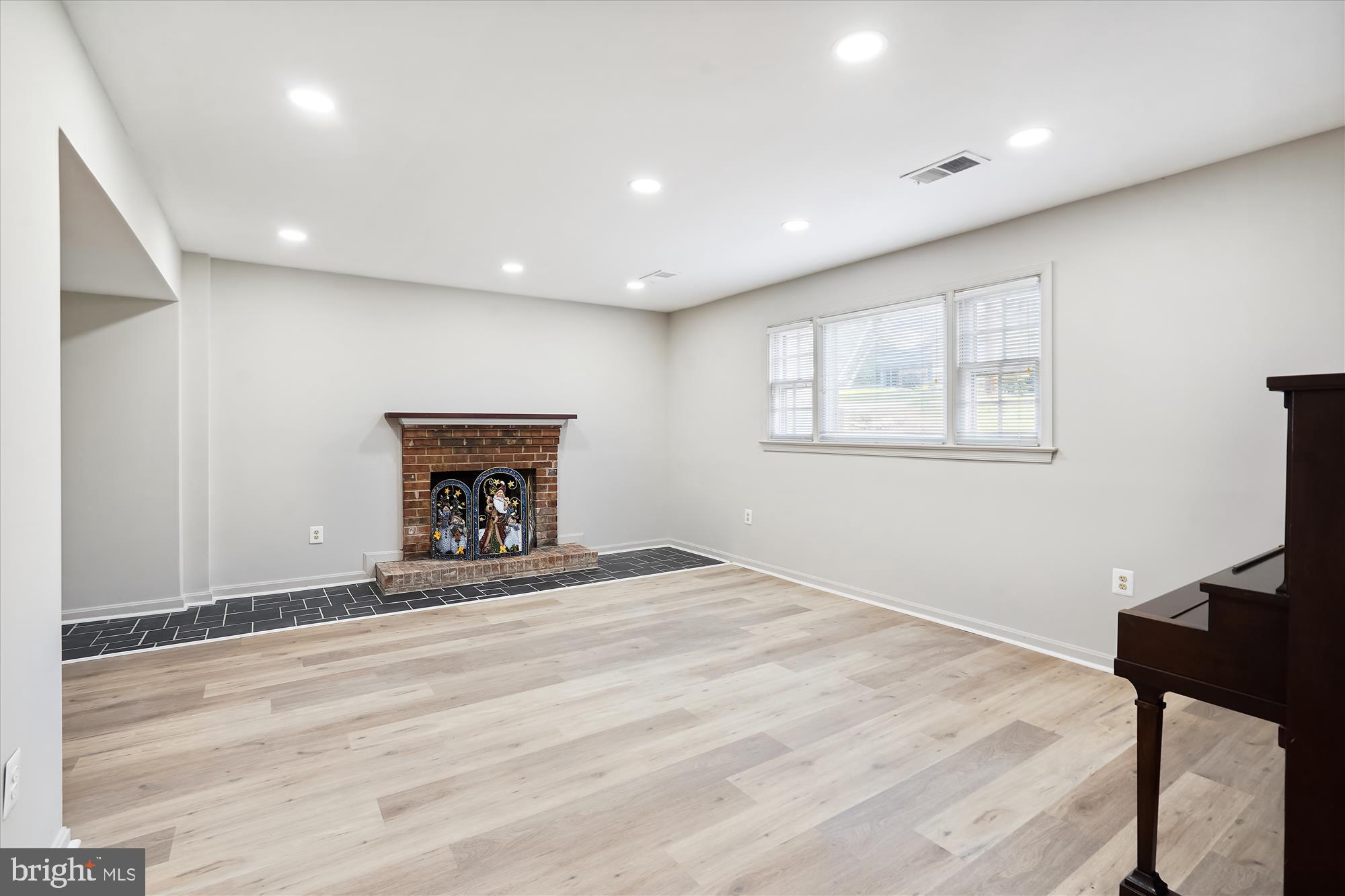 3613 COLONY RD