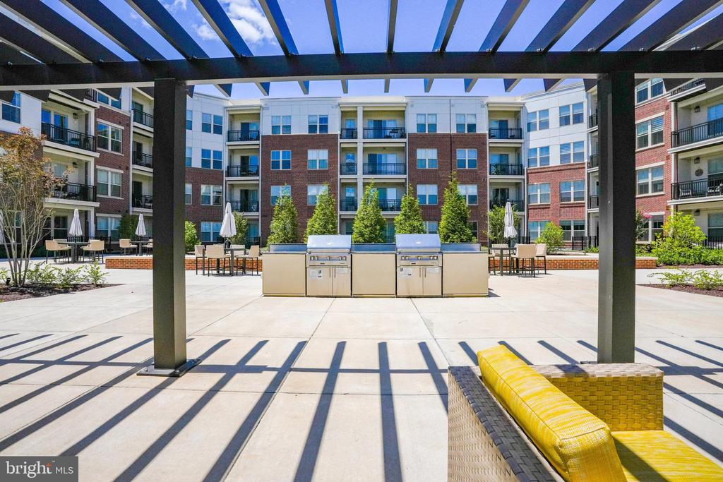 10755 Fairgrounds Dr #218