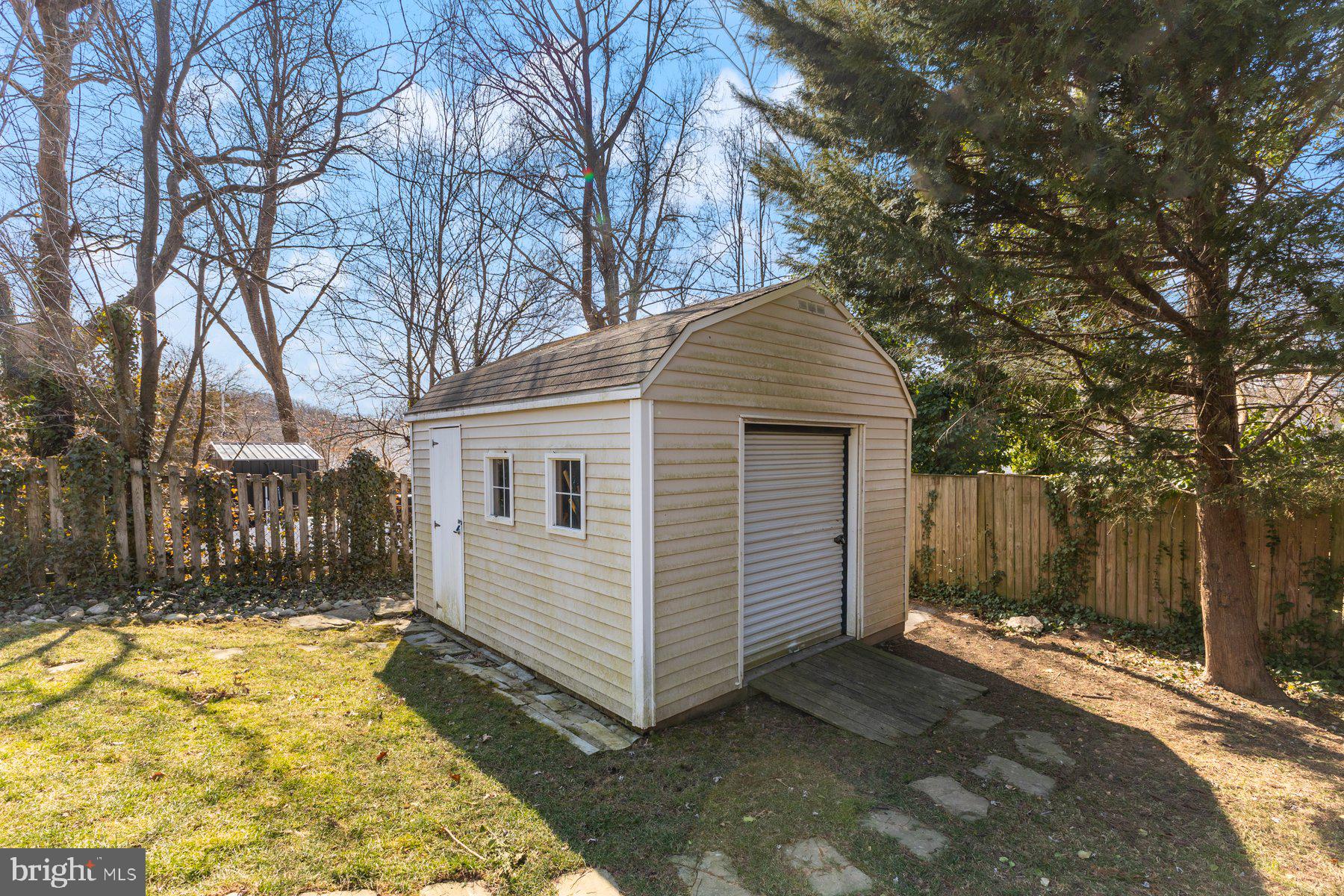 3613 Heritage Ln