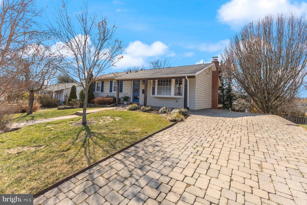 3613 Heritage Ln
