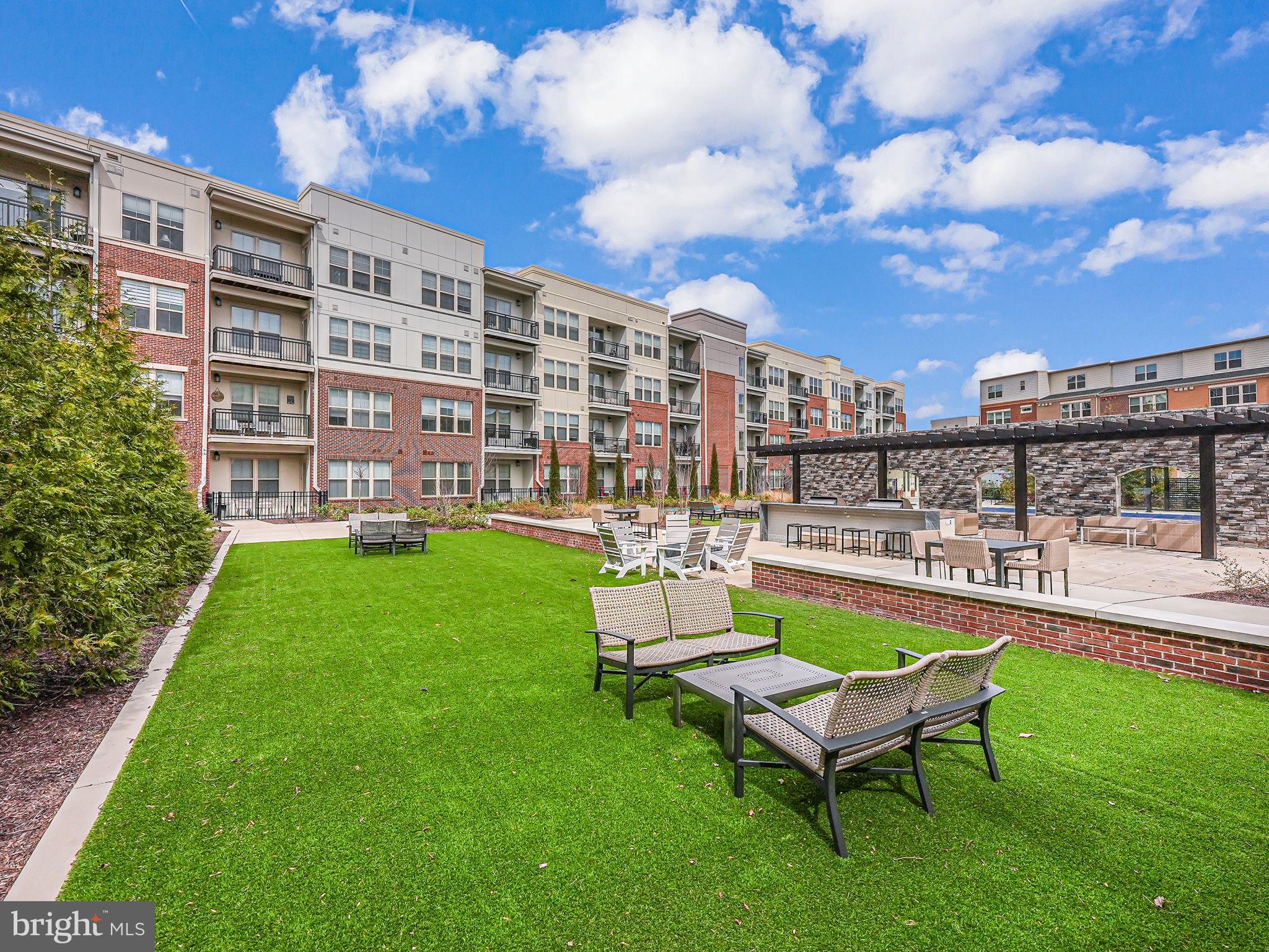 10755 Fairgrounds Dr #111