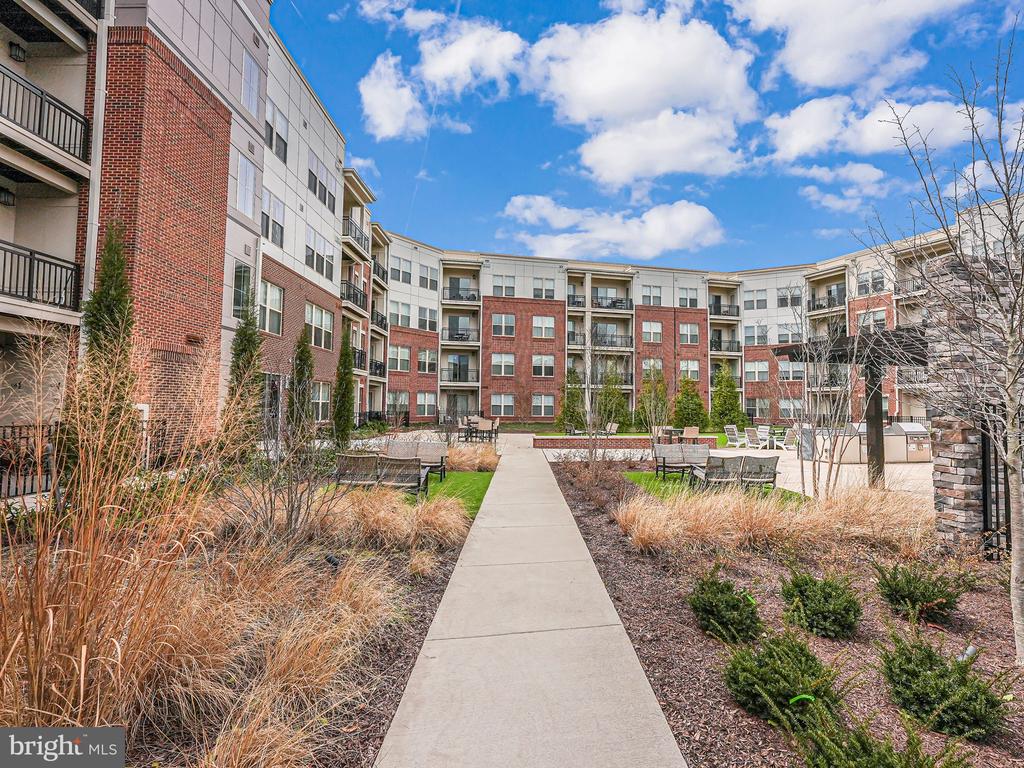 10755 Fairgrounds Dr #111
