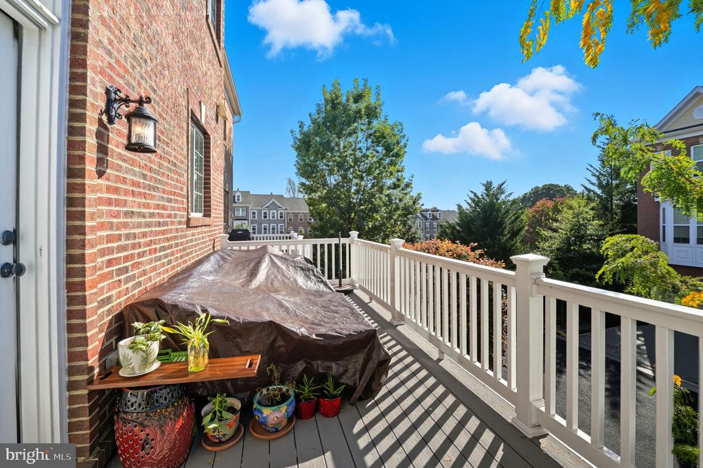 4316 CHAIN BRIDGE ROAD