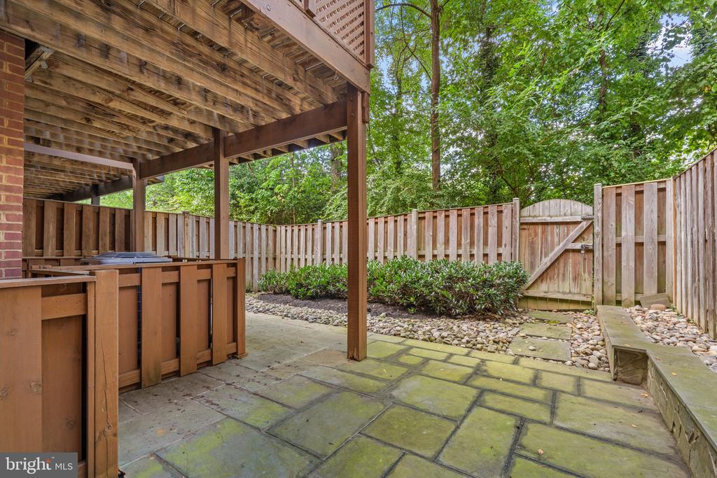 10241 ASPEN WILLOW DRIVE