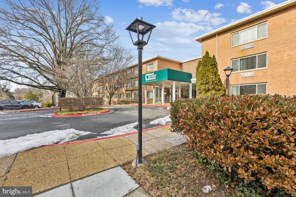 10570 MAIN STREET 202