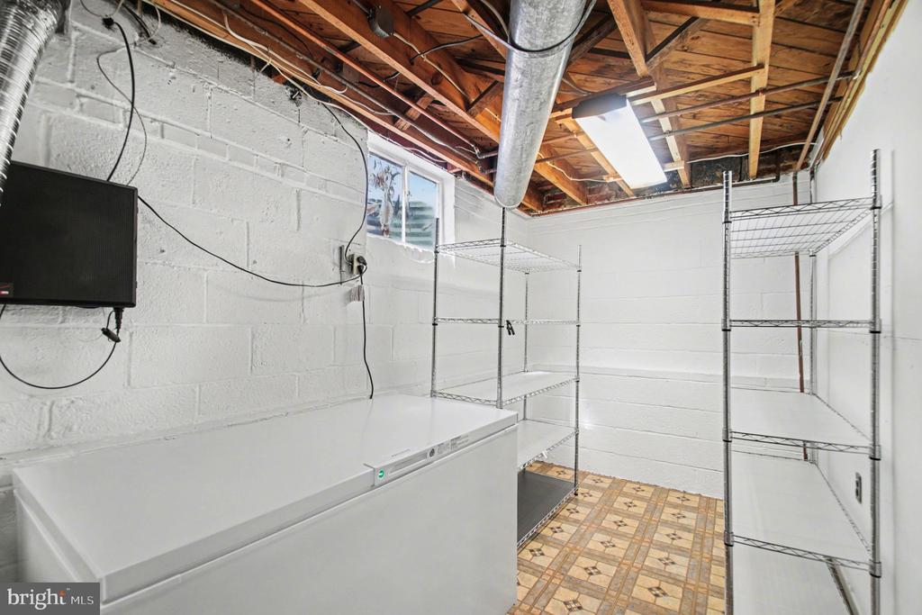 10807 MAPLE STREET